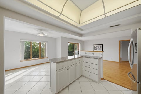 Tiny photo for 545 S River Road #505, Des Plaines, IL 60016 (MLS # 12715772)