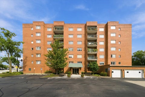 Photo of 545 S River Road #505, Des Plaines, IL 60016 (MLS # 12715772)