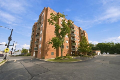 Tiny photo for 545 S River Road #505, Des Plaines, IL 60016 (MLS # 12715772)