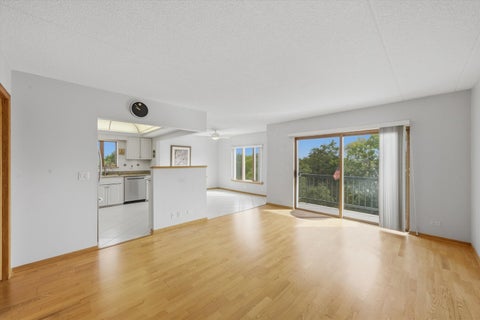 Tiny photo for 545 S River Road #505, Des Plaines, IL 60016 (MLS # 12715772)