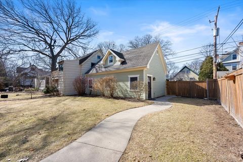 Tiny photo for 1218 Elmwood Avenue, Evanston, IL 60202 (MLS # 12582151)