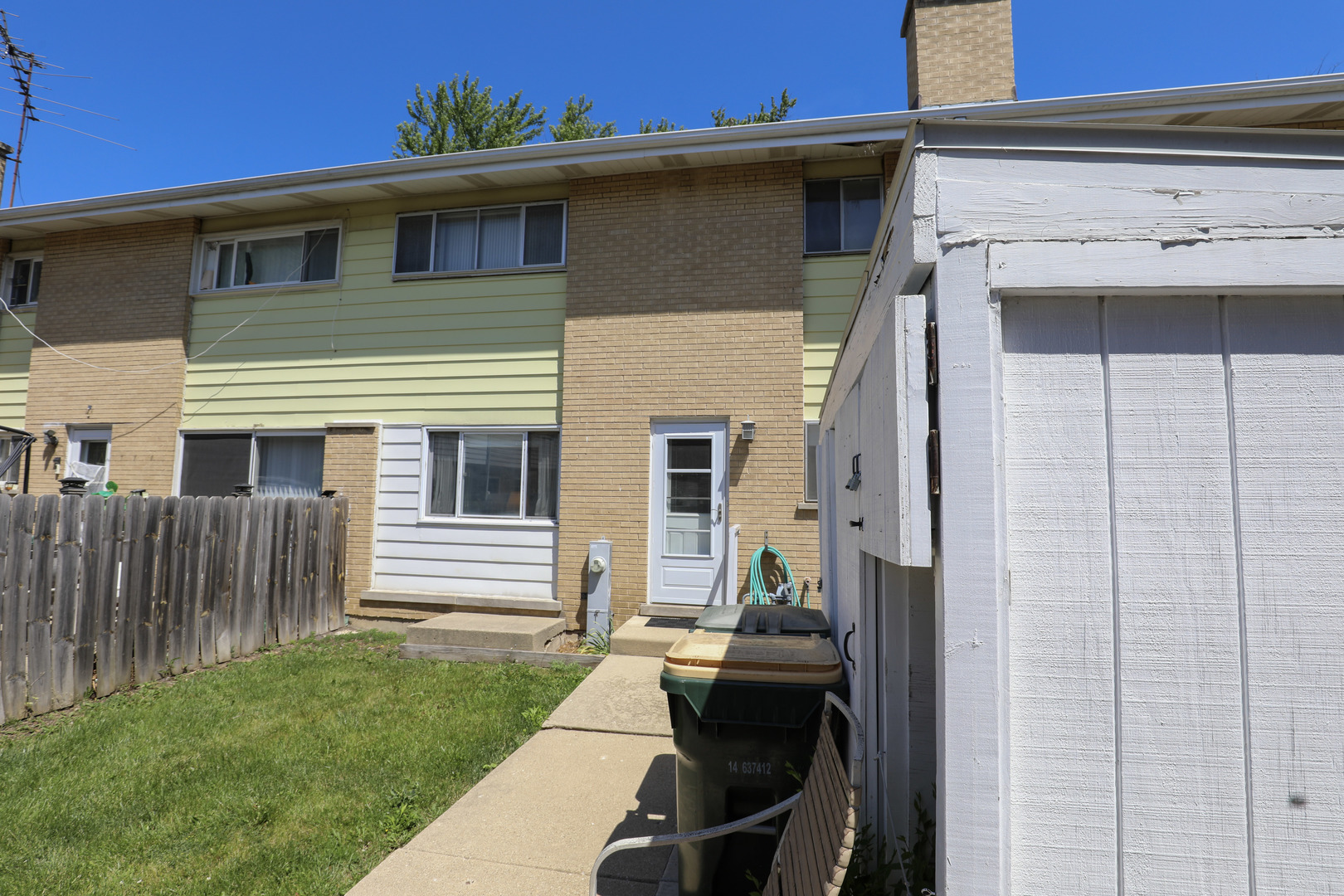 Properties 2 8029 W Lyons Street