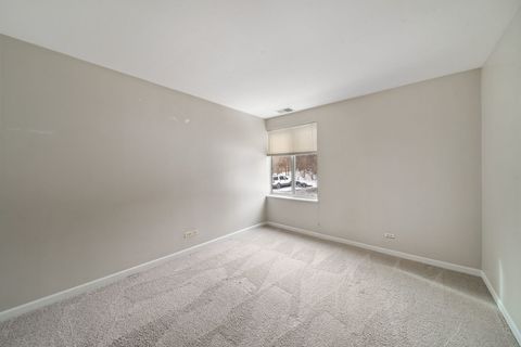 Tiny photo for 5811 Oakwood Drive #C, Lisle, IL 60532 (MLS # 12538916)