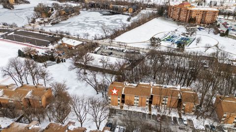 Tiny photo for 5811 Oakwood Drive #C, Lisle, IL 60532 (MLS # 12538916)