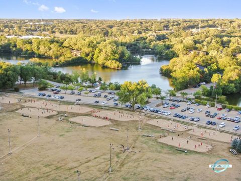 Tiny photo for 5811 Oakwood Drive #C, Lisle, IL 60532 (MLS # 12538916)