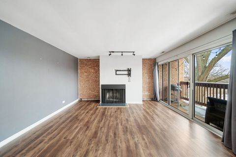 Tiny photo for 5811 Oakwood Drive #C, Lisle, IL 60532 (MLS # 12538916)