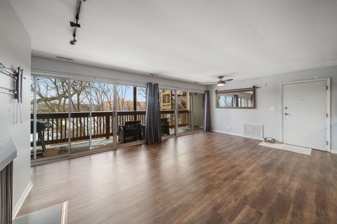 Tiny photo for 5811 Oakwood Drive #C, Lisle, IL 60532 (MLS # 12538916)