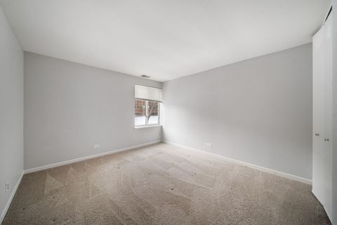 Tiny photo for 5811 Oakwood Drive #C, Lisle, IL 60532 (MLS # 12538916)