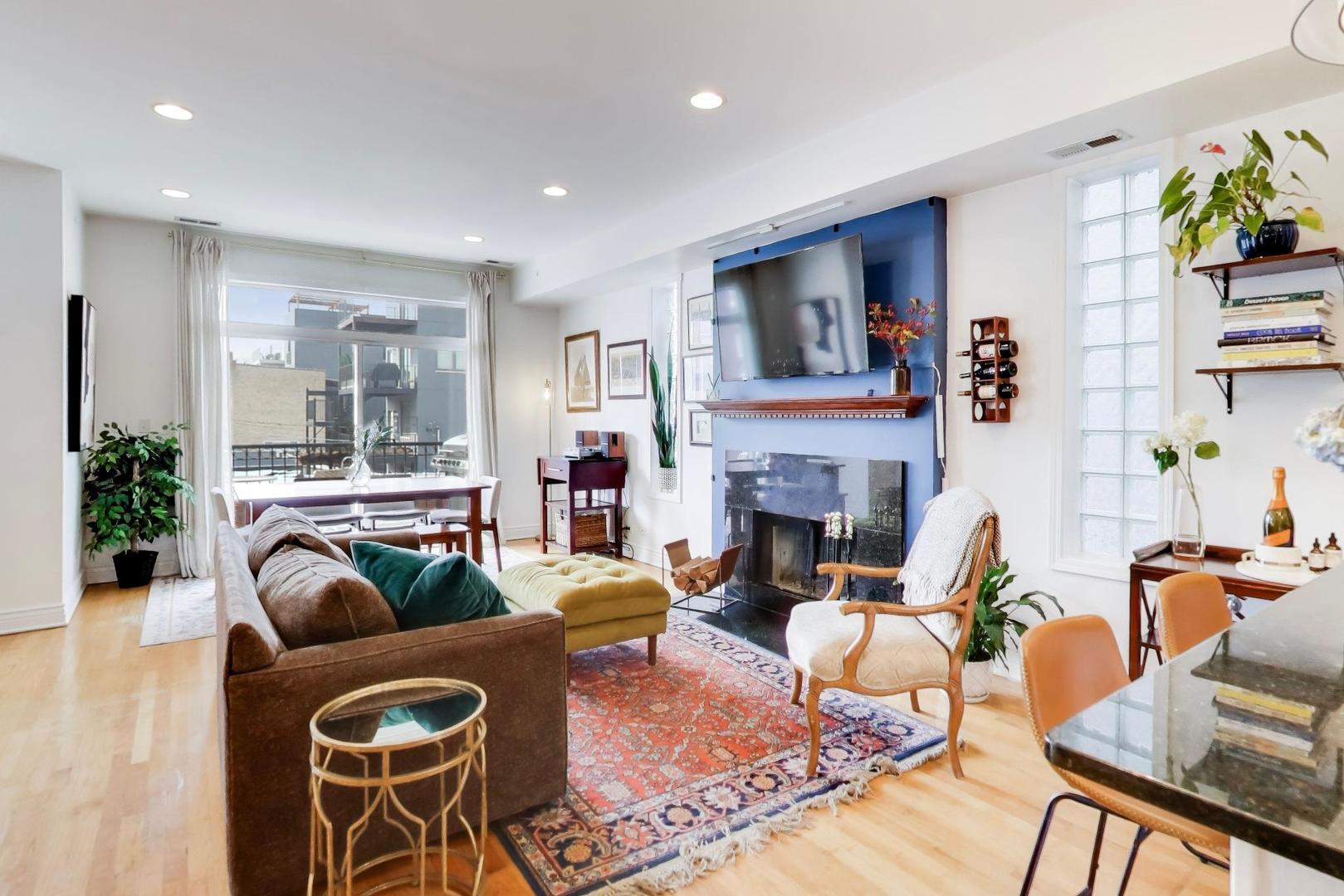 813 N Bishop Street 2