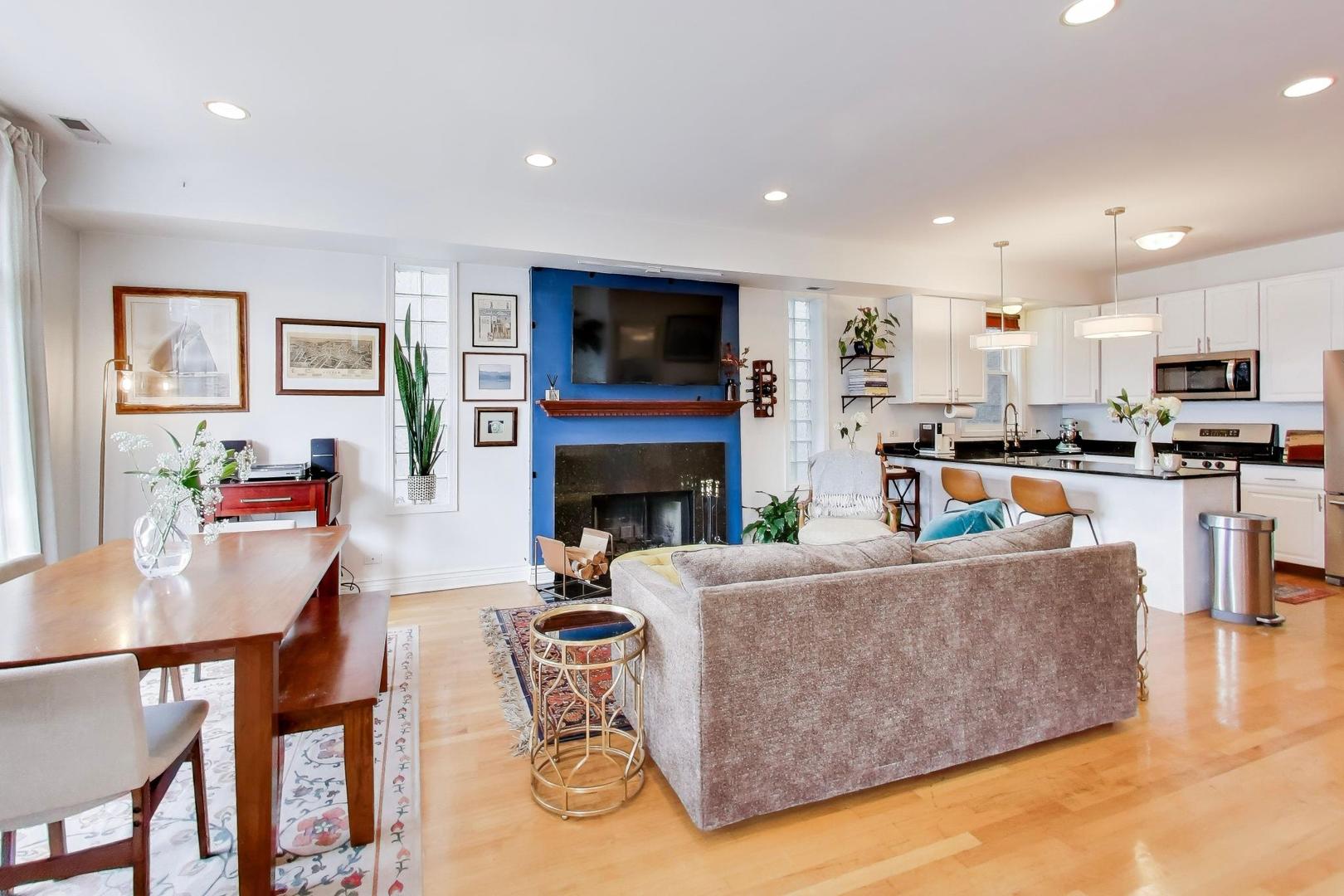 813 N Bishop Street 2