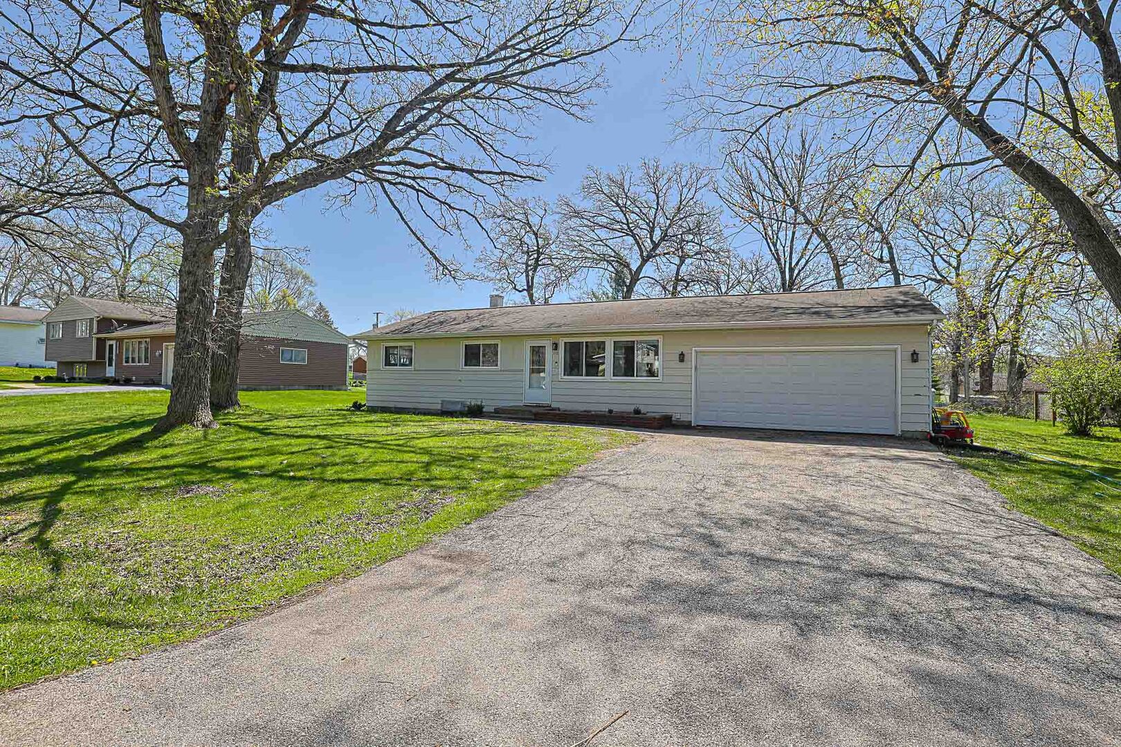 7405 Wooded Shore Drive