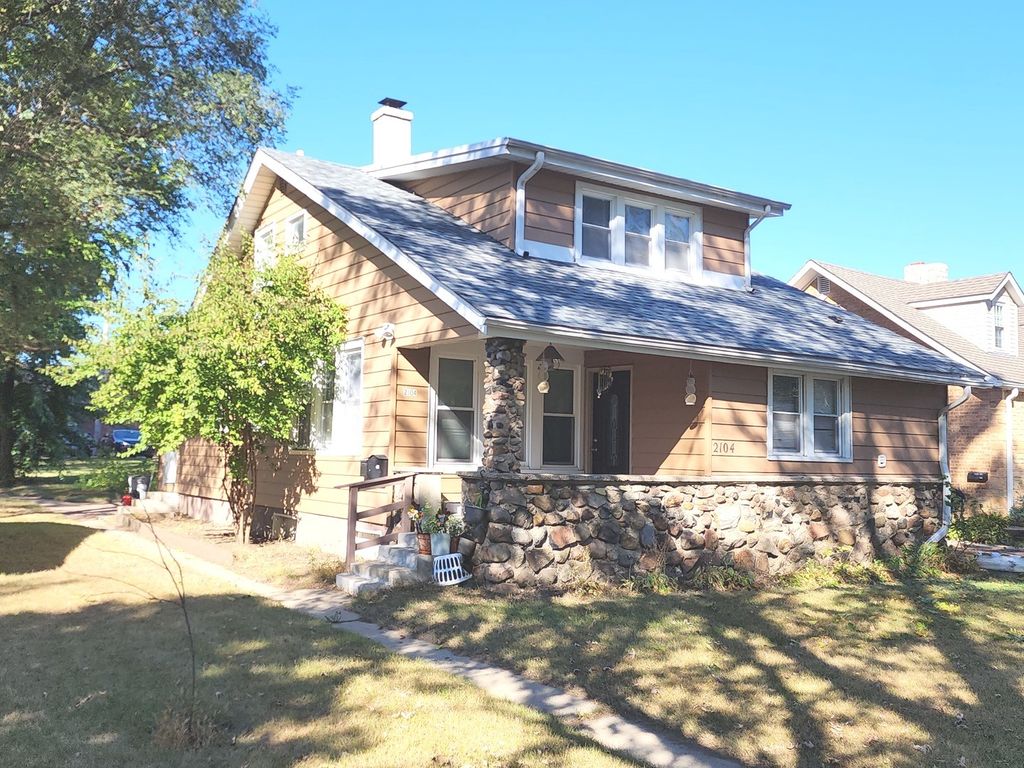 Photo for 2104 Elim Avenue, Zion, IL 60099 (MLS # 12493838)