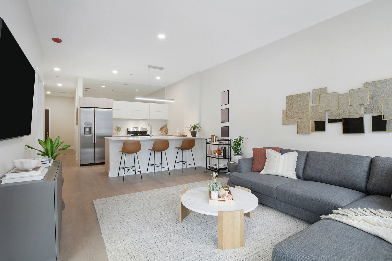 3924 N Lincoln Avenue 416