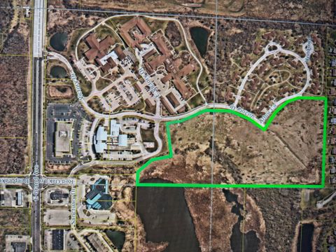 1055 E Grand Avenue Lindenhurst IL 60046