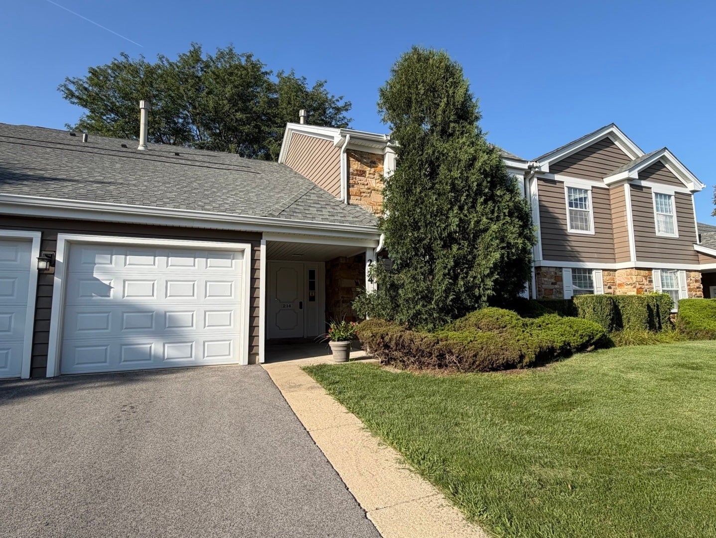 214 Maplebrook Court X1
