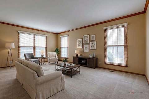 Tiny photo for 8 N Old Creek Road, Vernon Hills, IL 60061 (MLS # 12723696)