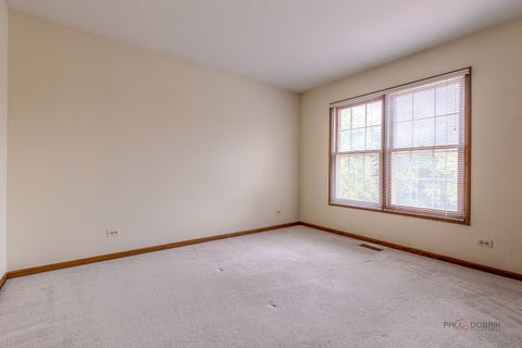 Tiny photo for 8 N Old Creek Road, Vernon Hills, IL 60061 (MLS # 12723696)