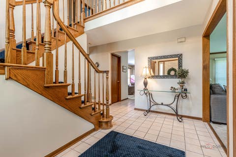 Tiny photo for 8 N Old Creek Road, Vernon Hills, IL 60061 (MLS # 12723696)