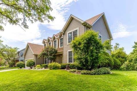 Tiny photo for 8 N Old Creek Road, Vernon Hills, IL 60061 (MLS # 12723696)