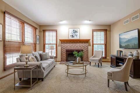 Tiny photo for 8 N Old Creek Road, Vernon Hills, IL 60061 (MLS # 12723696)
