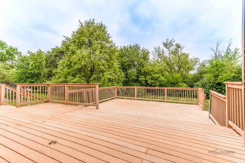Tiny photo for 8 N Old Creek Road, Vernon Hills, IL 60061 (MLS # 12723696)