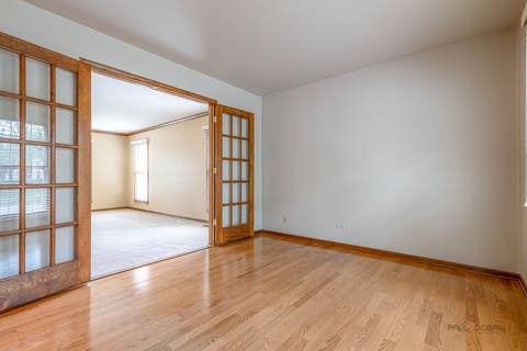 Tiny photo for 8 N Old Creek Road, Vernon Hills, IL 60061 (MLS # 12723696)