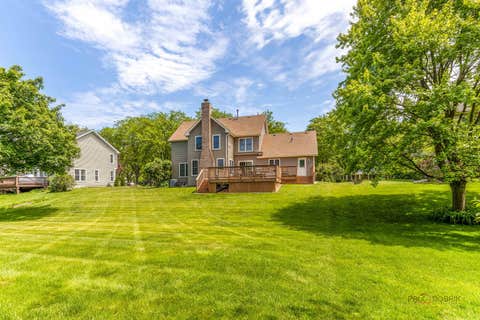 Tiny photo for 8 N Old Creek Road, Vernon Hills, IL 60061 (MLS # 12723696)