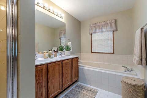 Tiny photo for 8 N Old Creek Road, Vernon Hills, IL 60061 (MLS # 12723696)