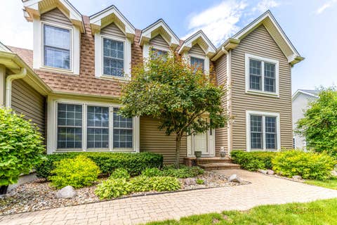 Tiny photo for 8 N Old Creek Road, Vernon Hills, IL 60061 (MLS # 12723696)
