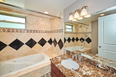 Tiny photo for 2205 W Highland Avenue #1N, Chicago, IL 60659 (MLS # 12667870)