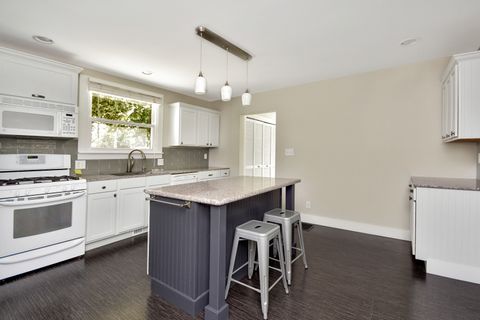 Tiny photo for 802 S Mercer Avenue, Bloomington, IL 61701 (MLS # 12451178)