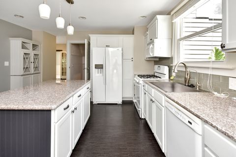 Tiny photo for 802 S Mercer Avenue, Bloomington, IL 61701 (MLS # 12451178)