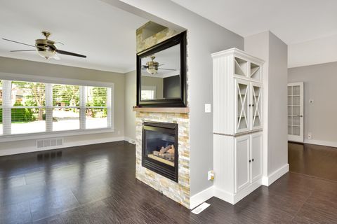 Tiny photo for 802 S Mercer Avenue, Bloomington, IL 61701 (MLS # 12451178)