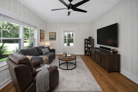 Tiny photo for 802 S Mercer Avenue, Bloomington, IL 61701 (MLS # 12451178)