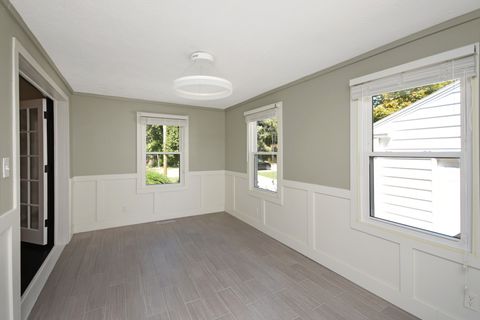 Tiny photo for 802 S Mercer Avenue, Bloomington, IL 61701 (MLS # 12451178)