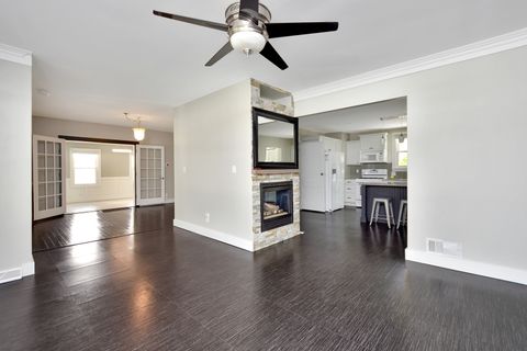 Tiny photo for 802 S Mercer Avenue, Bloomington, IL 61701 (MLS # 12451178)