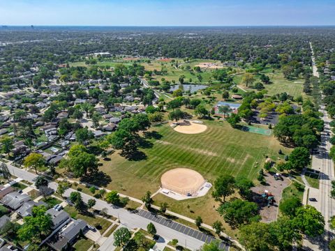 Tiny photo for 616 S Ahrens Avenue, Lombard, IL 60148 (MLS # 12516270)