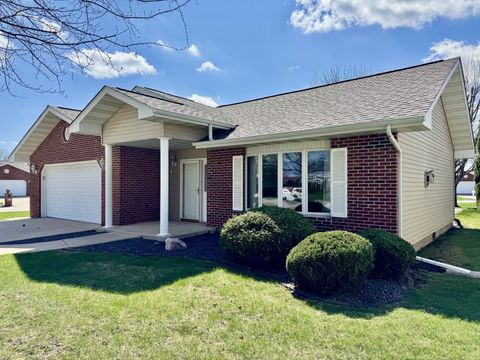 Tiny photo for 2800 Becker Drive, Peru, IL 61354 (MLS # 12611010)