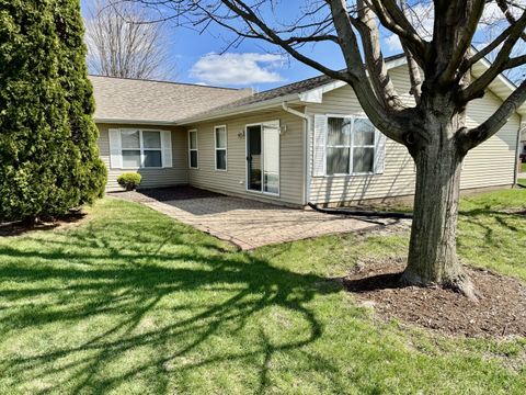 Tiny photo for 2800 Becker Drive, Peru, IL 61354 (MLS # 12611010)