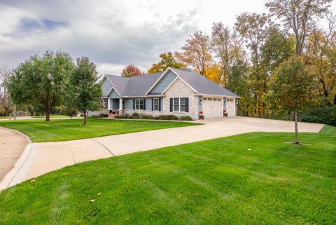 Tiny photo for 2302 Deer Ridge Circle, LeClaire, IA 52753 (MLS # 12795615)