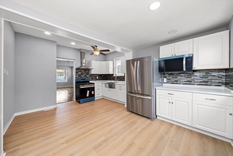 Tiny photo for 8627 S Essex Avenue, Chicago, IL 60617 (MLS # 12502101)