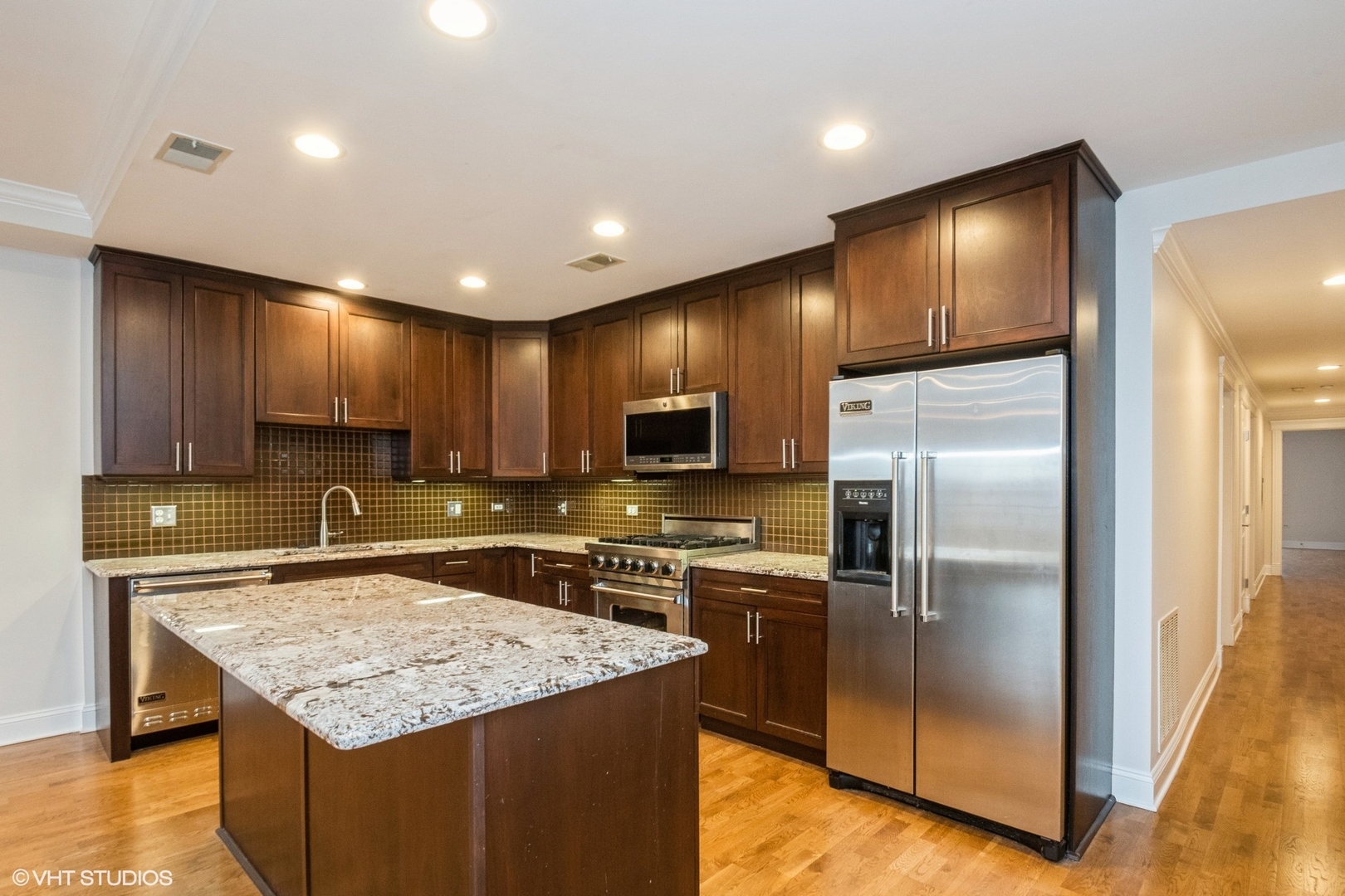 1909 W Diversey Parkway 301