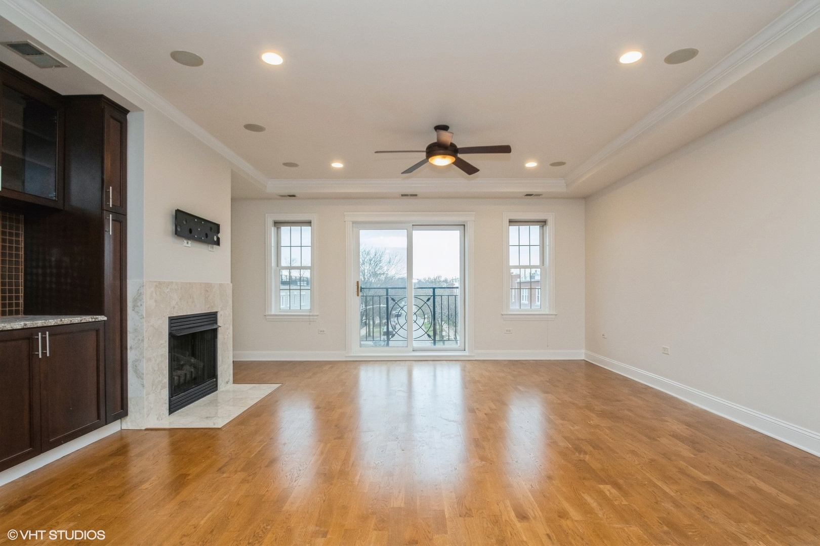 1909 W Diversey Parkway 301