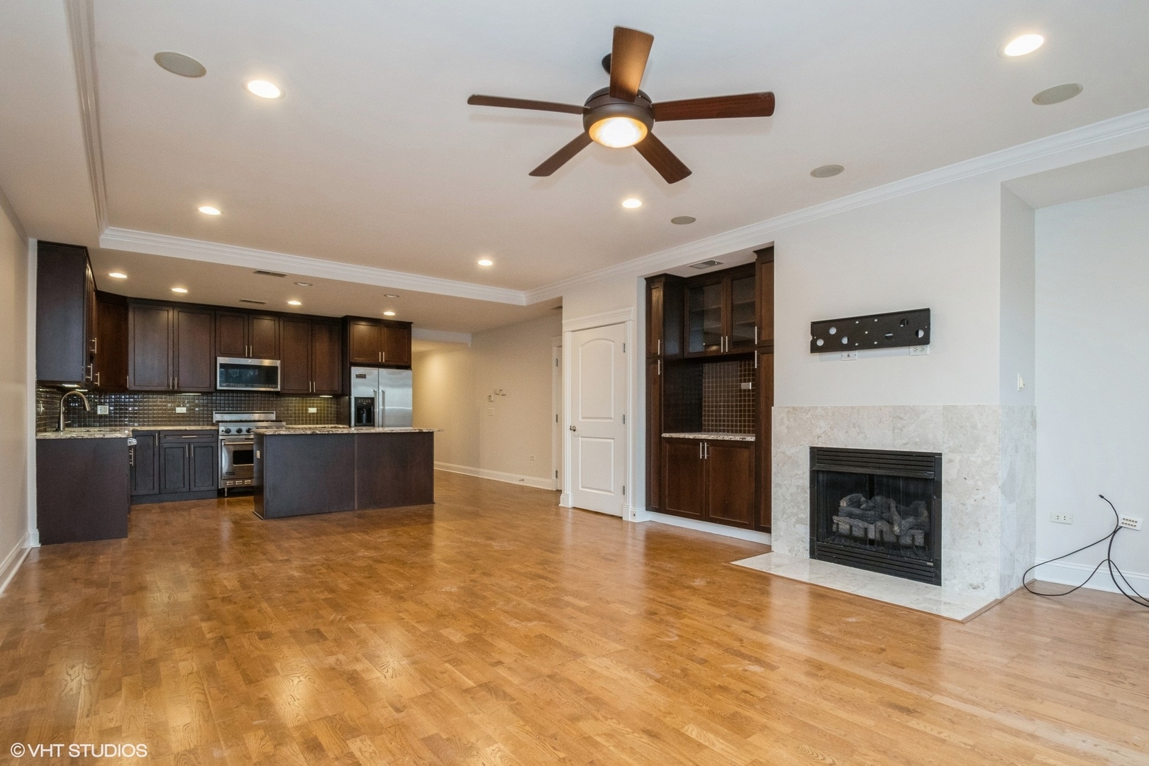 1909 W Diversey Parkway 301