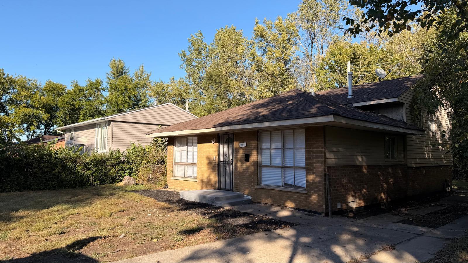 13041 S Eberhart Avenue