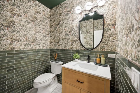 Tiny photo for 1279 Gateway Court, Northbrook, IL 60062 (MLS # 12719830)