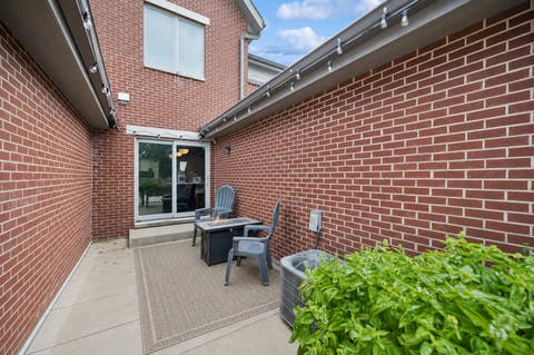 Tiny photo for 1279 Gateway Court, Northbrook, IL 60062 (MLS # 12719830)