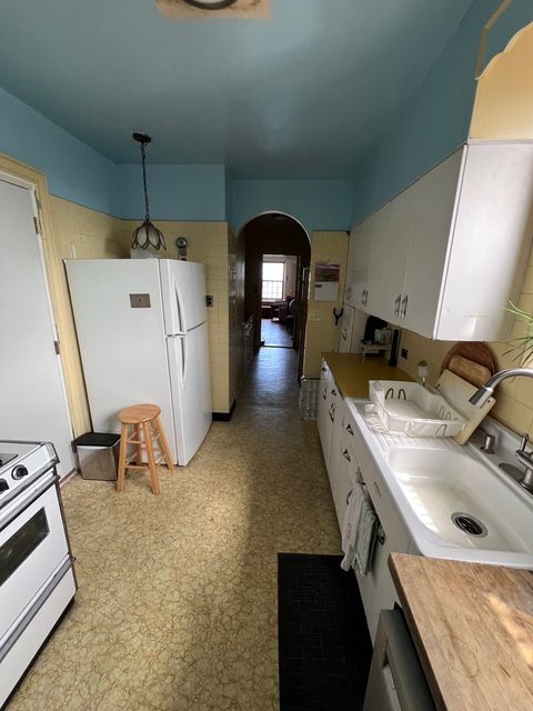 Tiny photo for 6901 S Oglesby Avenue #6C, Chicago, IL 60649 (MLS # 12481987)