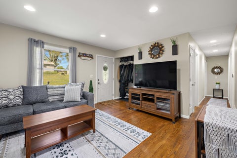Tiny photo for 502 E Oak Street, Lake In The Hills, IL 60156 (MLS # 12649372)