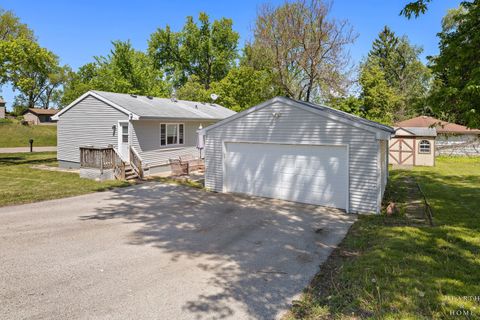Tiny photo for 502 E Oak Street, Lake In The Hills, IL 60156 (MLS # 12649372)